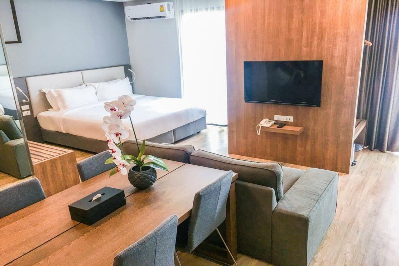 Fortune Hotel Buriram Buitenkant foto