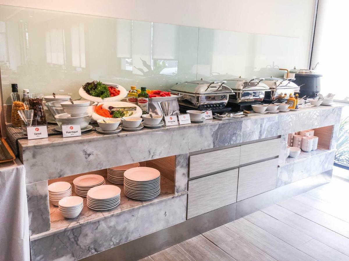 Fortune Hotel Buriram Buitenkant foto