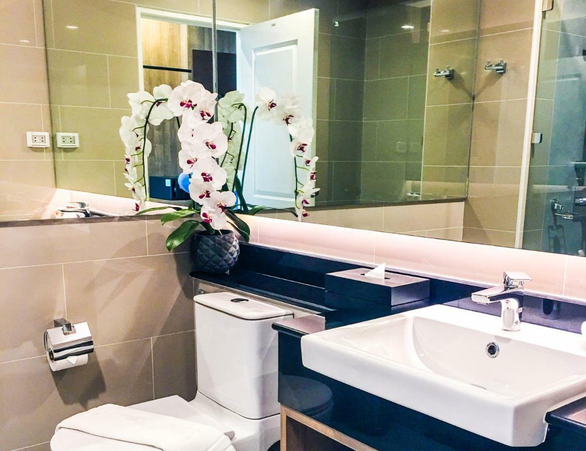 Fortune Hotel Buriram Buitenkant foto